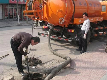 扎鲁特清掏化粪池，健康生活从这里开始